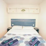 Кемпинг Happy Camp Mobile Homes In Lido Di Sesto Boats&restaurant Сесто-Календе