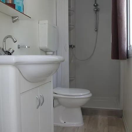 Campsite Happy Camp Mobile Homes In Lido Di Sesto Boats&restaurant *