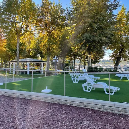 Happy Camp Mobile Homes In Lido Di Sesto Boats&restaurant Kamp alanı Sesto Calende
