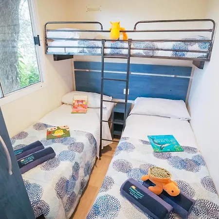 Kemp Happy Camp Mobile Homes In Lido Di Sesto Boats&restaurant