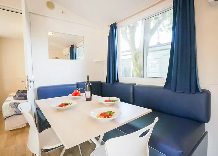 Happy Camp Mobile Homes In Lido Di Sesto Boats&restaurant 营地 塞斯托卡伦代